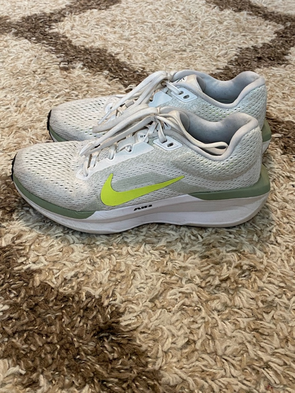 Women’s NIKE airflow 11 running shoes
